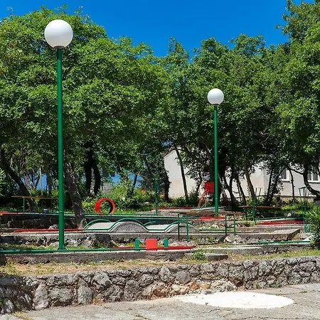 Kacjak Üdülőpark 2*